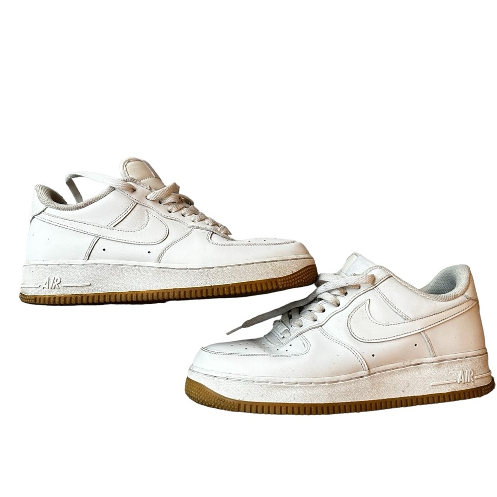 NIKE Air Force 1 gum bottom size 9 white